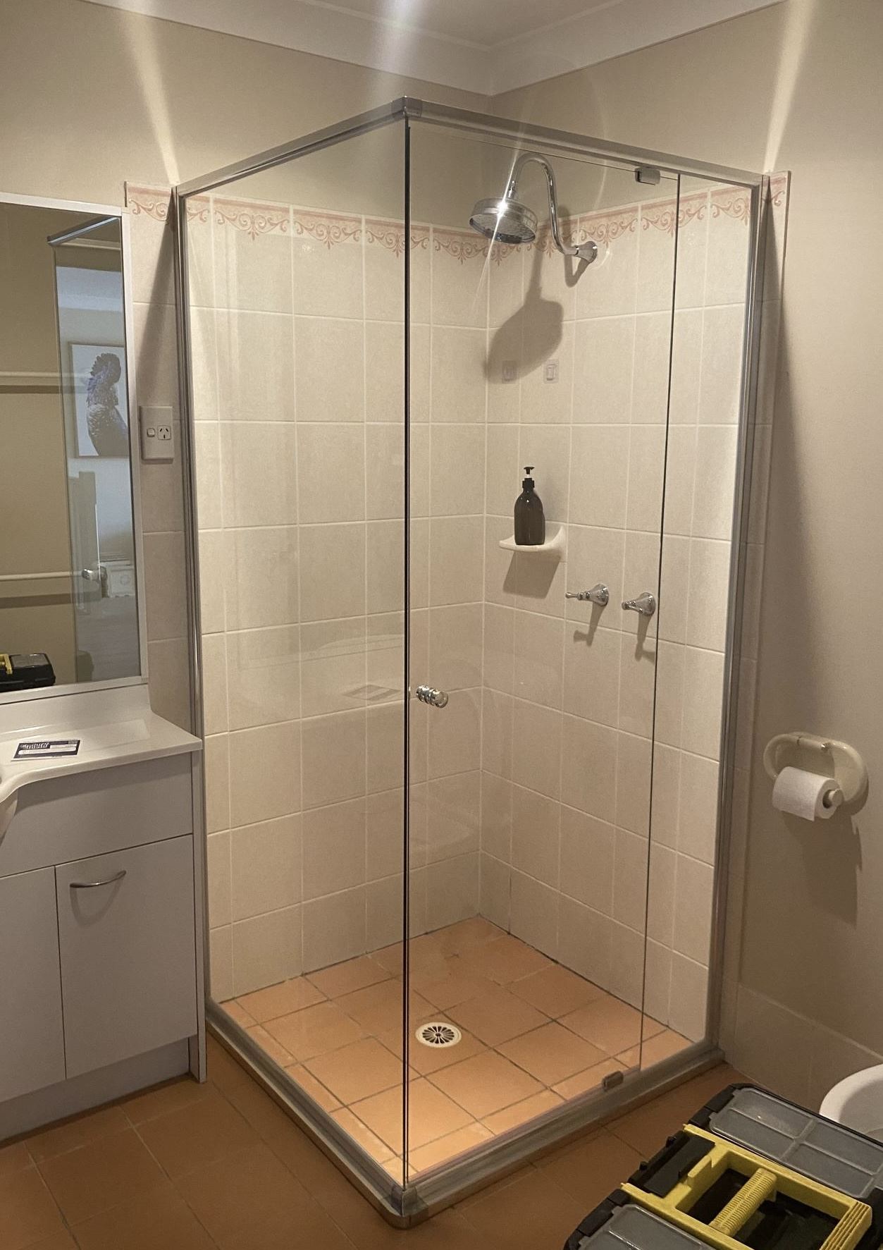semi shower screen installed in Mount Druitt by Showerland