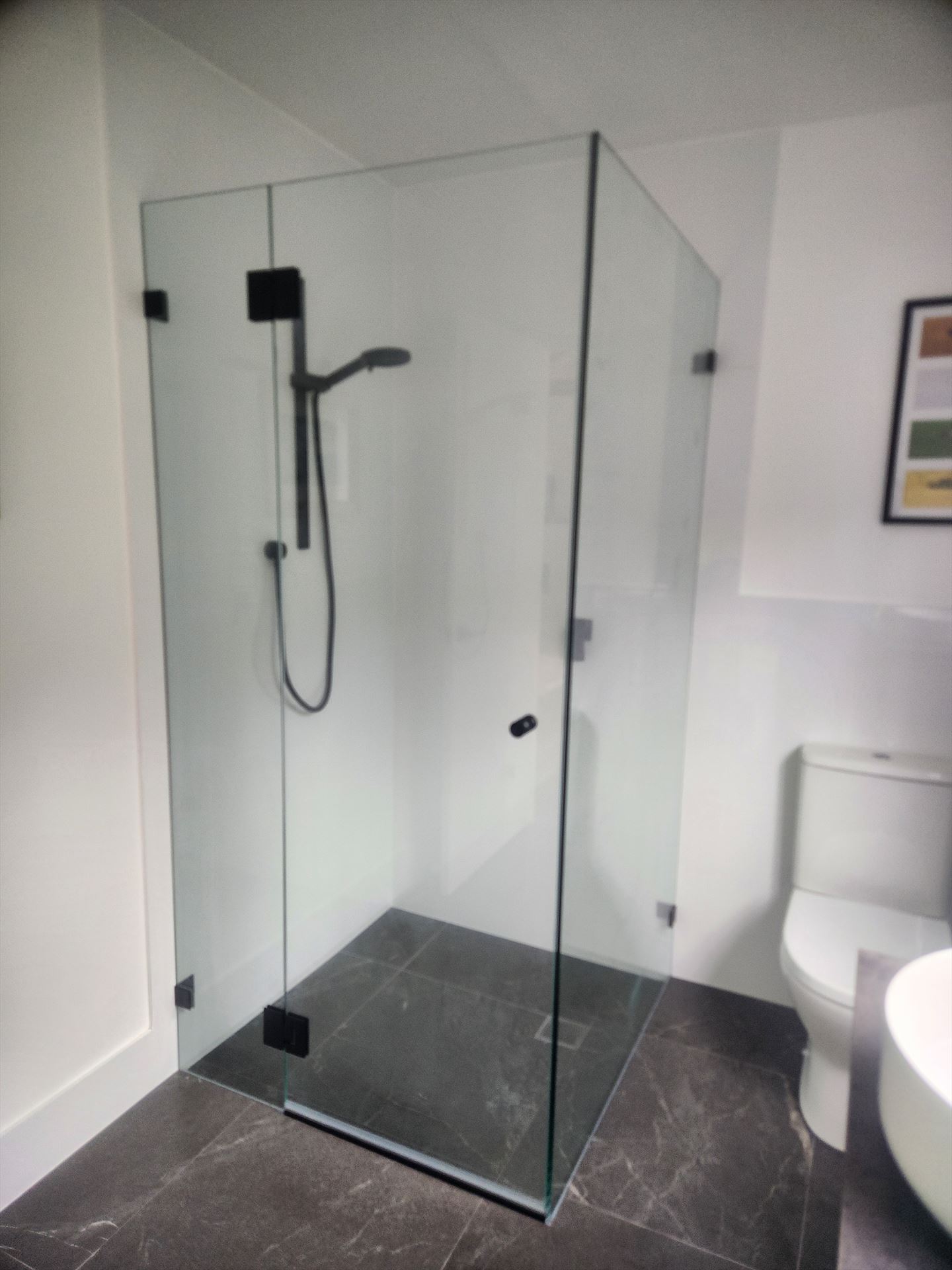 shower screen installed in Belimbla Park by Showerland